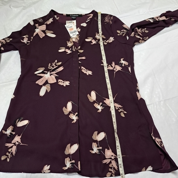le Chateau Floral button up Blouse - Picture 12 of 13
